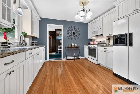 20 Thompson Avenue Fords NJ 08863