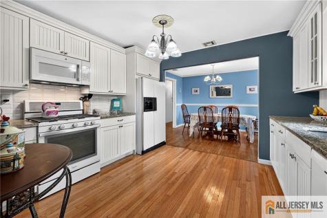 20 Thompson Avenue Fords NJ 08863