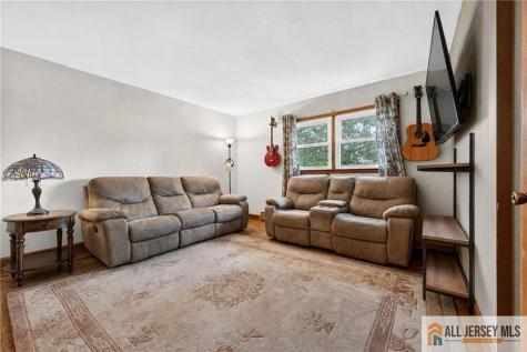 20 Thompson Avenue Fords NJ 08863
