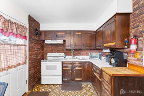 29 Park Avenue Iselin NJ 08830