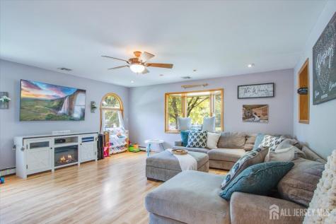 85 Othen Street Edison NJ 08817