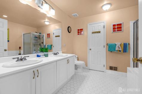 5 Ardmore Place East Brunswick NJ 08816
