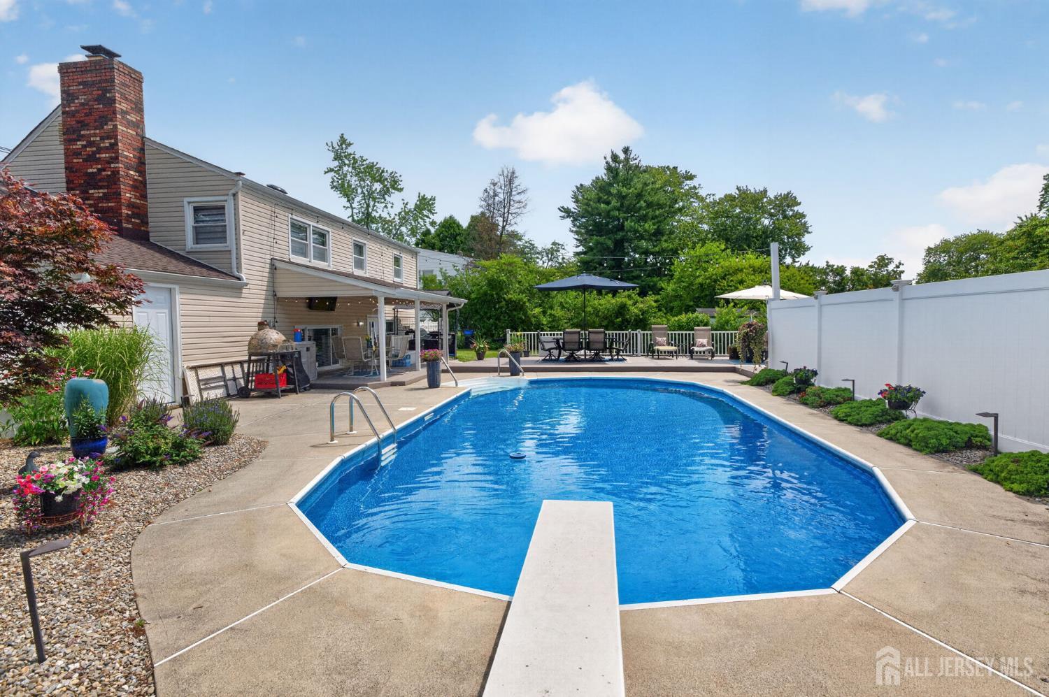 443 Old Stage Road Spotswood NJ 08884