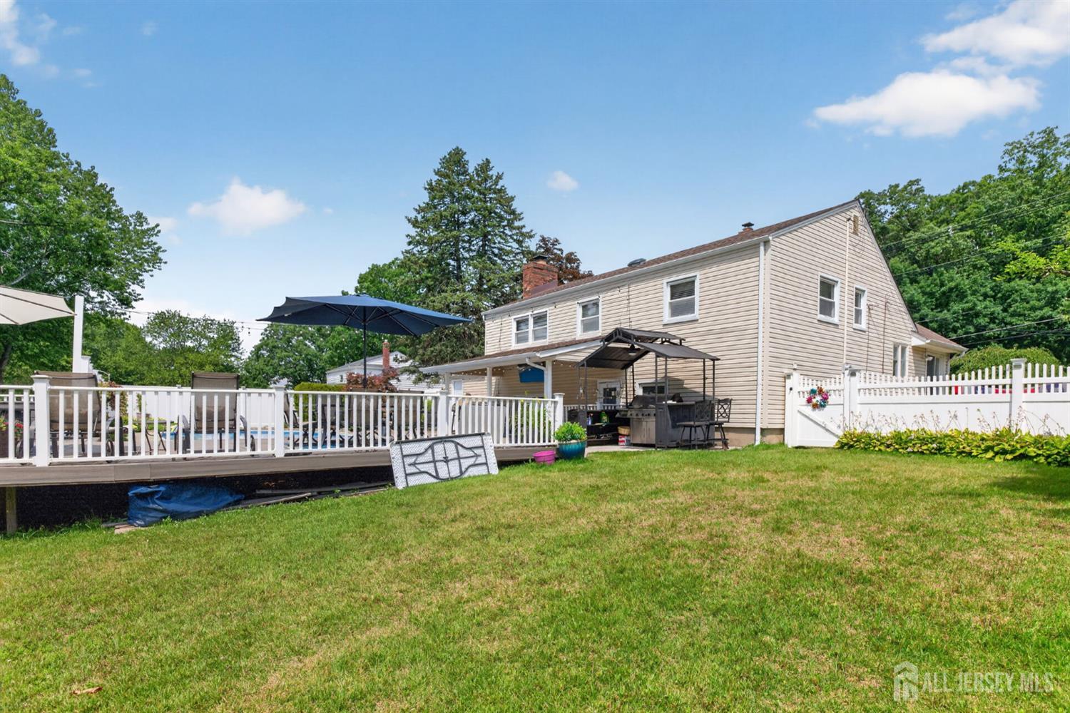 443 Old Stage Road Spotswood NJ 08884