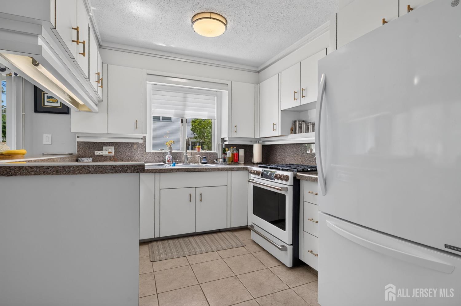 443 Old Stage Road Spotswood NJ 08884