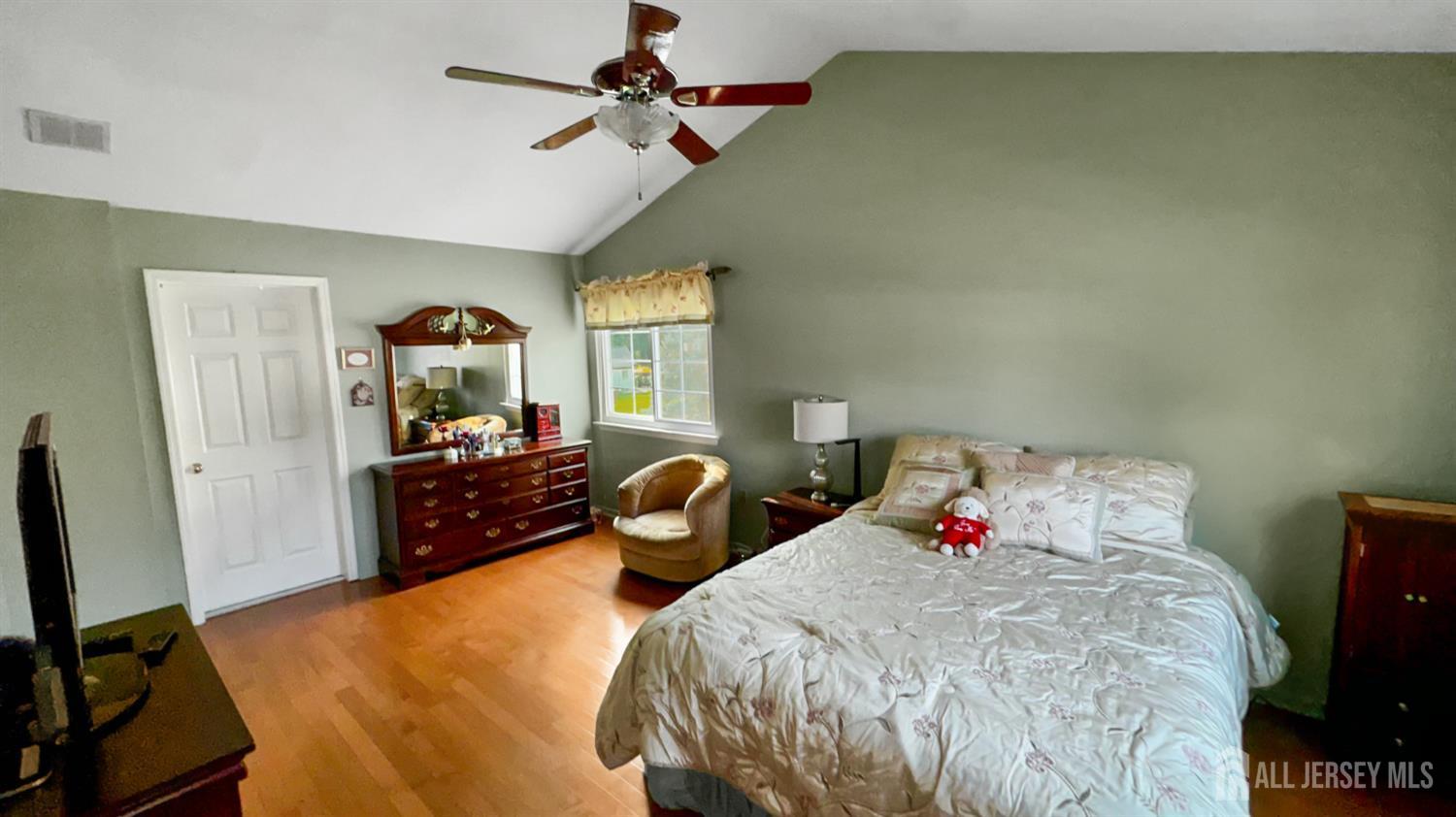 174 Buttonwood Drive Piscataway NJ 08854