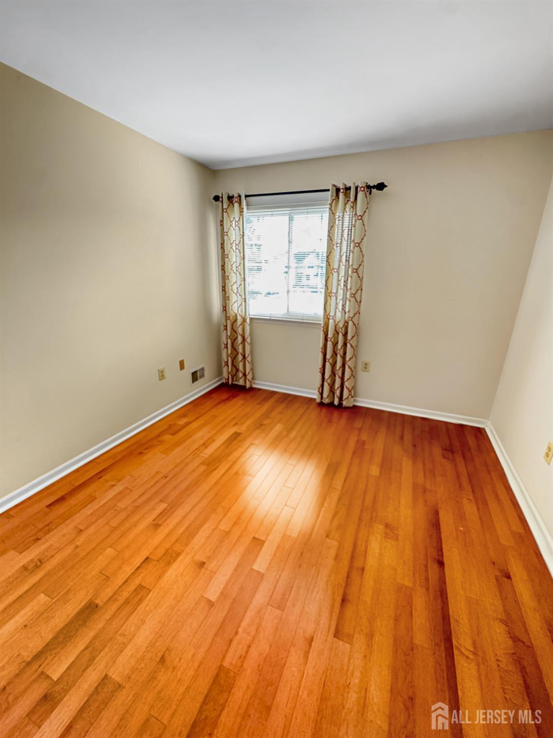 174 Buttonwood Drive Piscataway NJ 08854