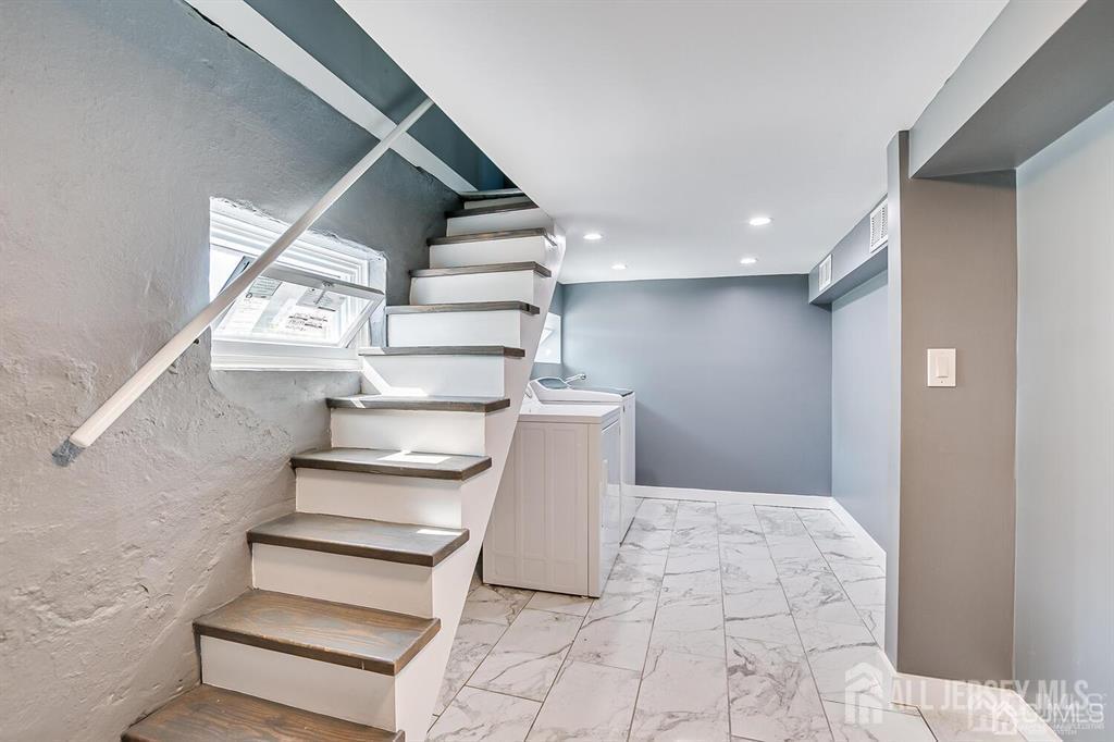 43 Saint Ann Street Carteret NJ 07008
