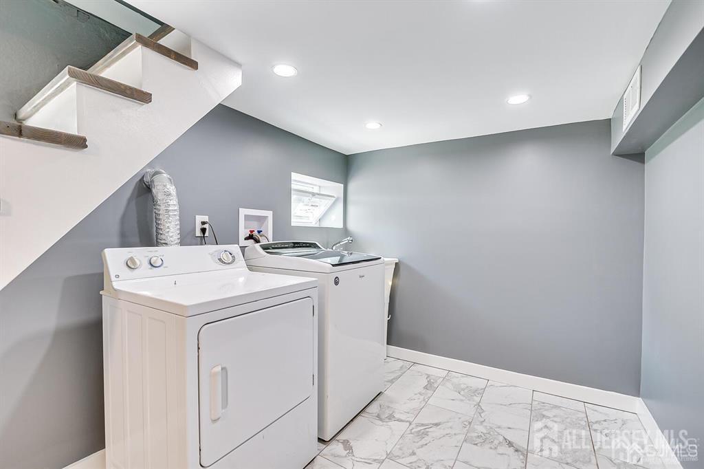 43 Saint Ann Street Carteret NJ 07008