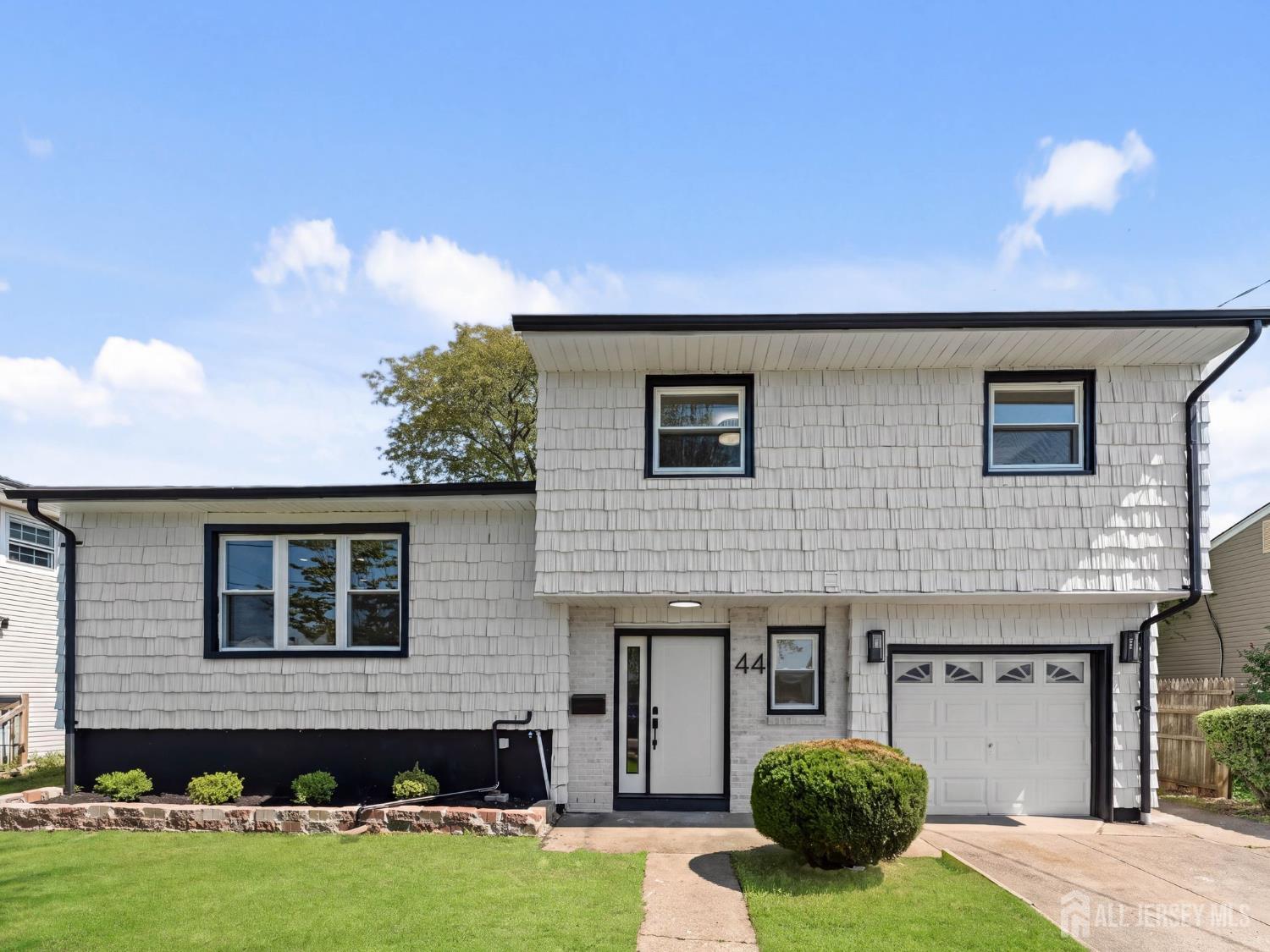 44 Charlotte Street Carteret NJ 07008
