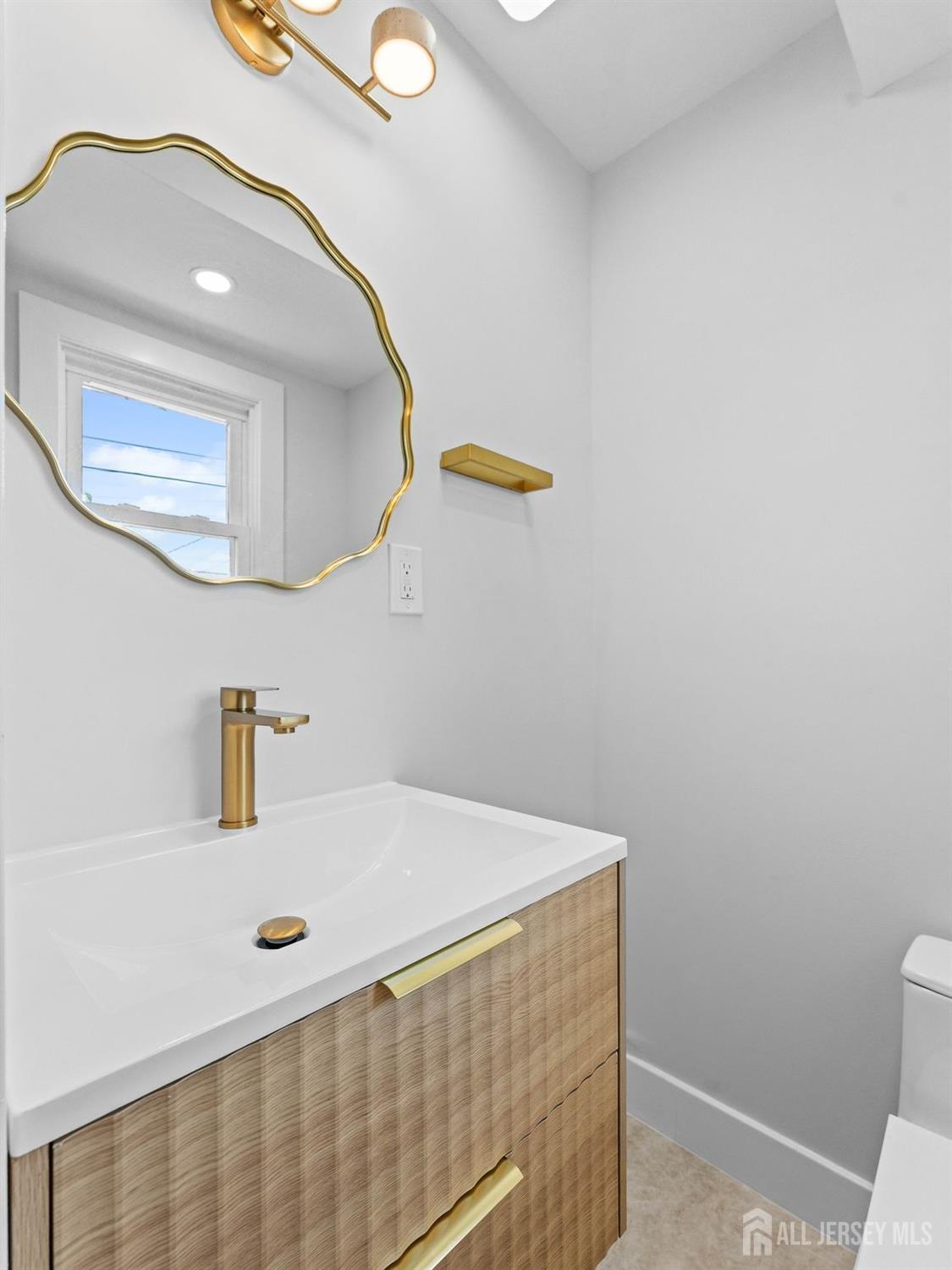 44 Charlotte Street Carteret NJ 07008