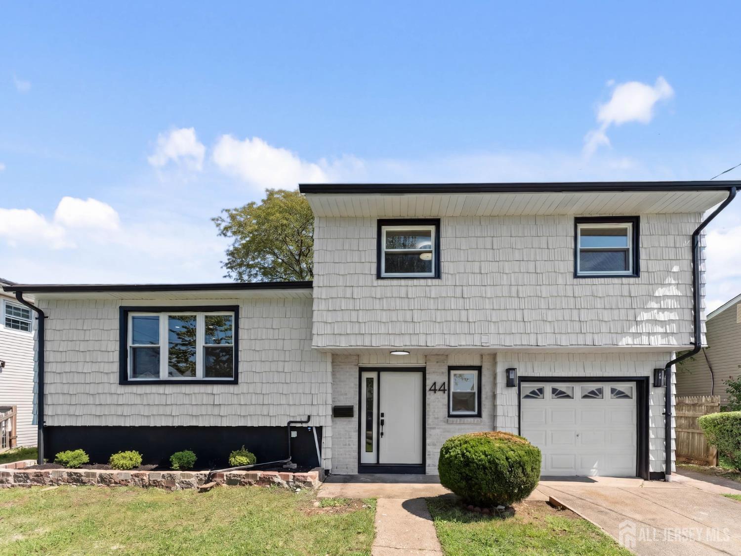 44 Charlotte Street Carteret NJ 07008