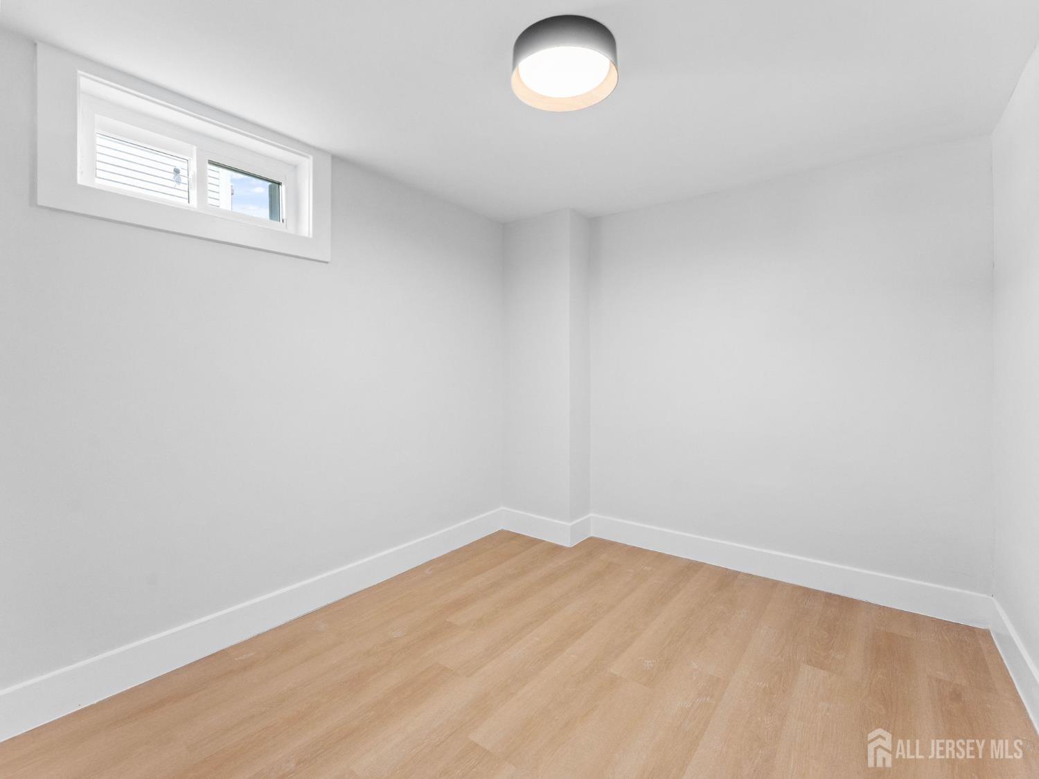 44 Charlotte Street Carteret NJ 07008