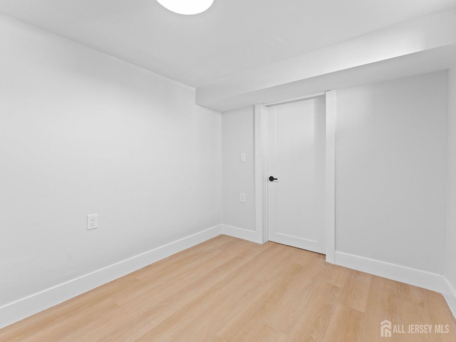 44 Charlotte Street Carteret NJ 07008
