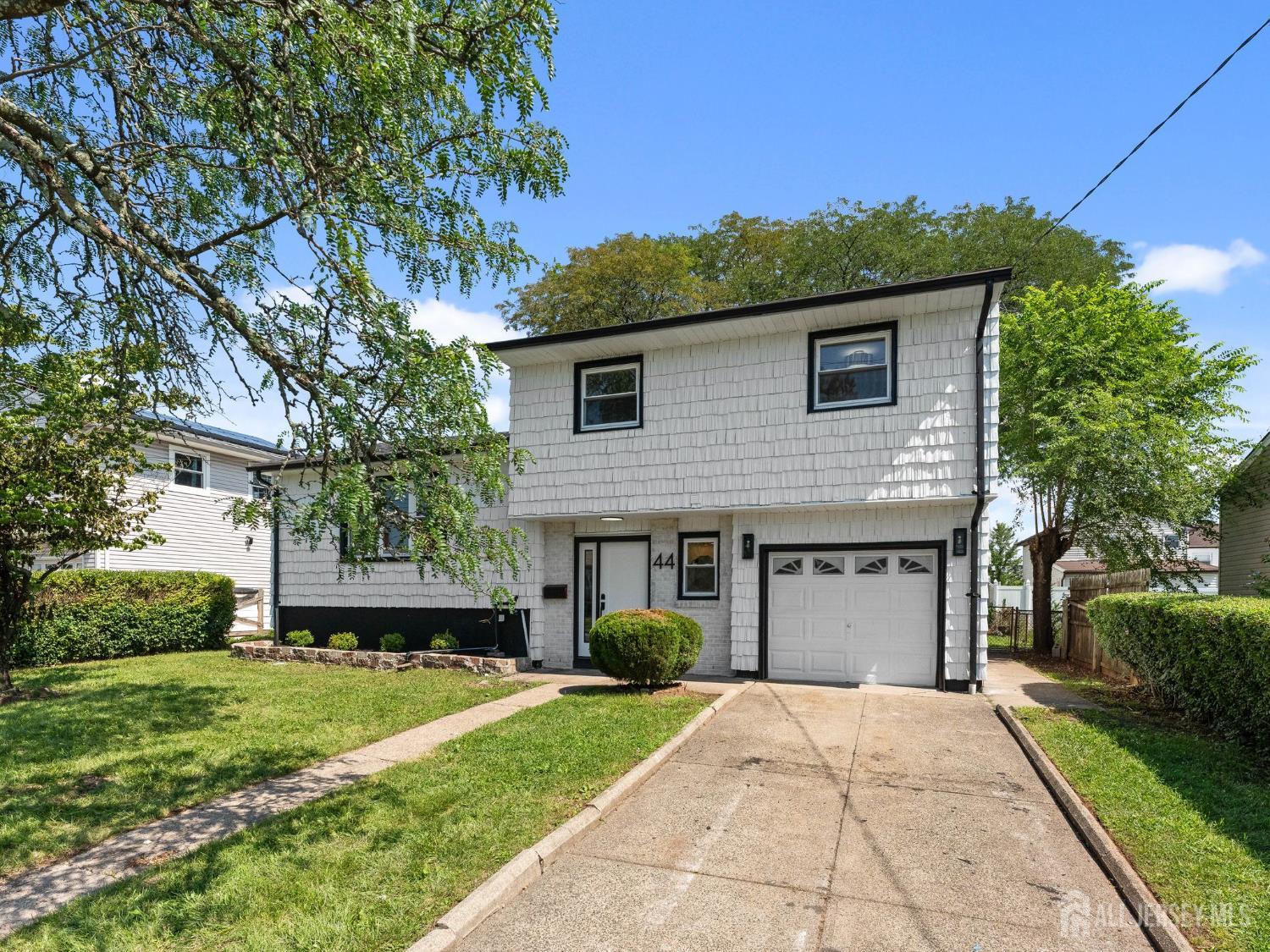 44 Charlotte Street Carteret NJ 07008