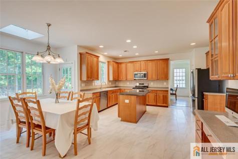 21 Courtside Lane South Brunswick NJ 08540