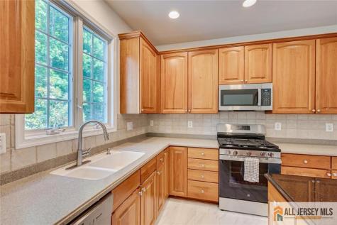 21 Courtside Lane South Brunswick NJ 08540