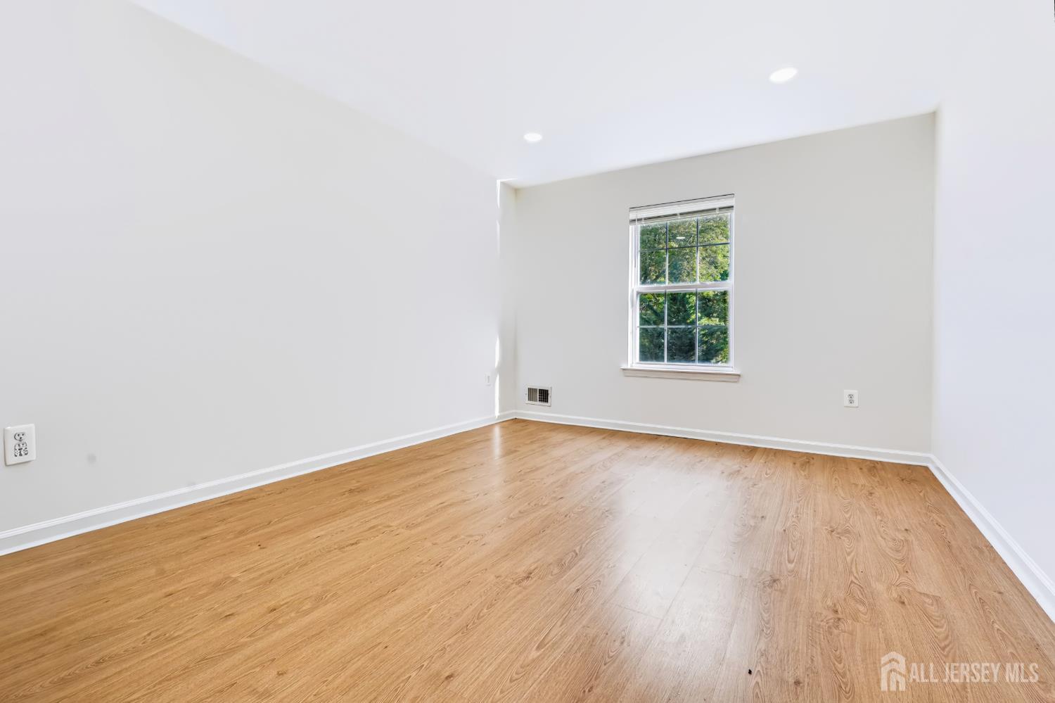 47 Avenue G Avenue Monroe NJ 08831