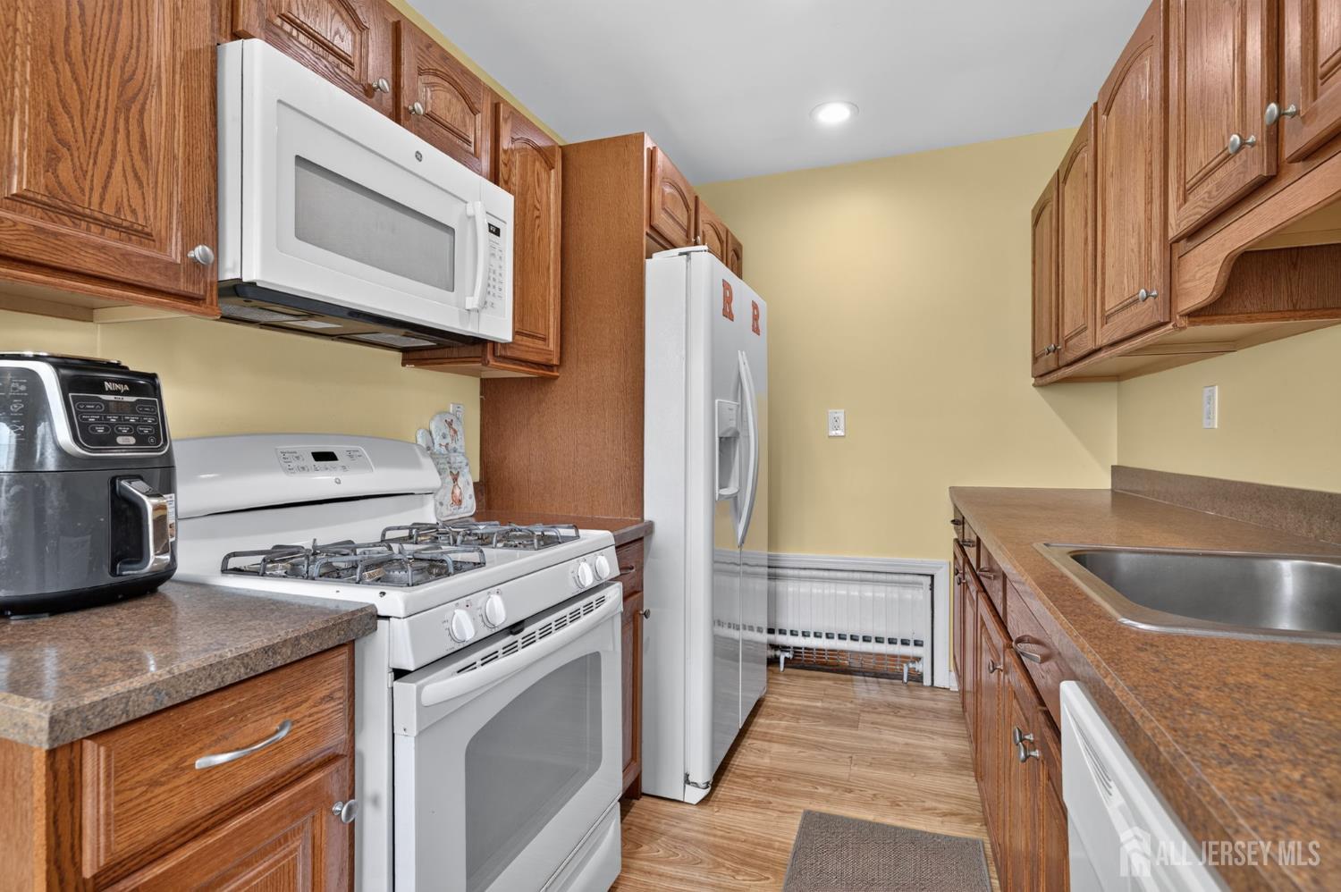 952 Cranbury Cross Road North Brunswick NJ 08902