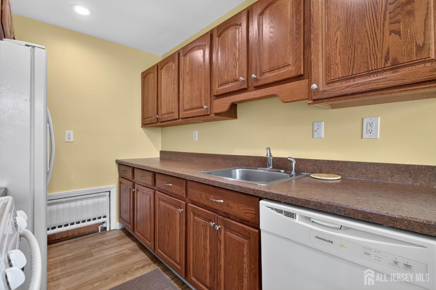 952 Cranbury Cross Road North Brunswick NJ 08902