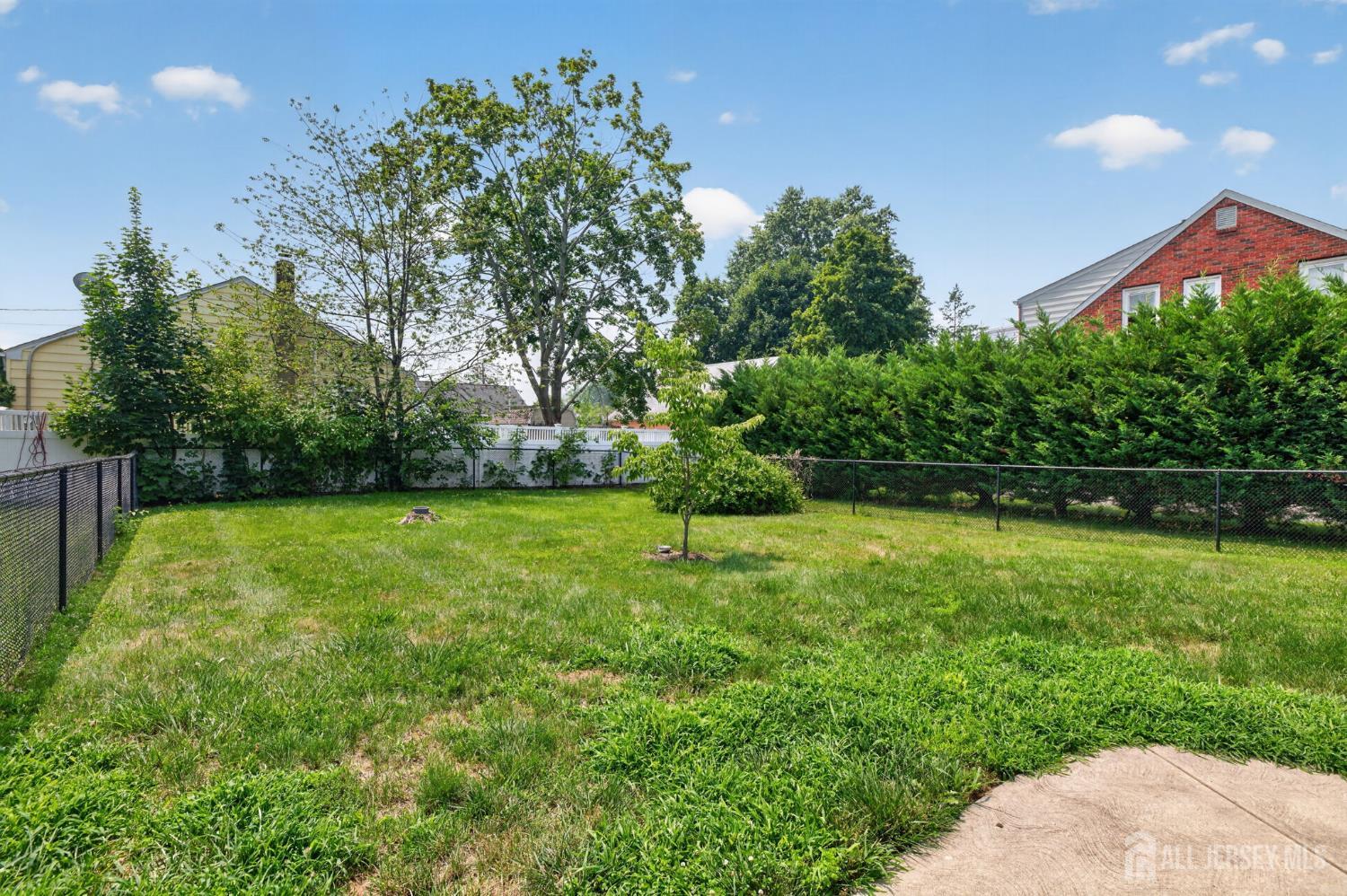 952 Cranbury Cross Road North Brunswick NJ 08902