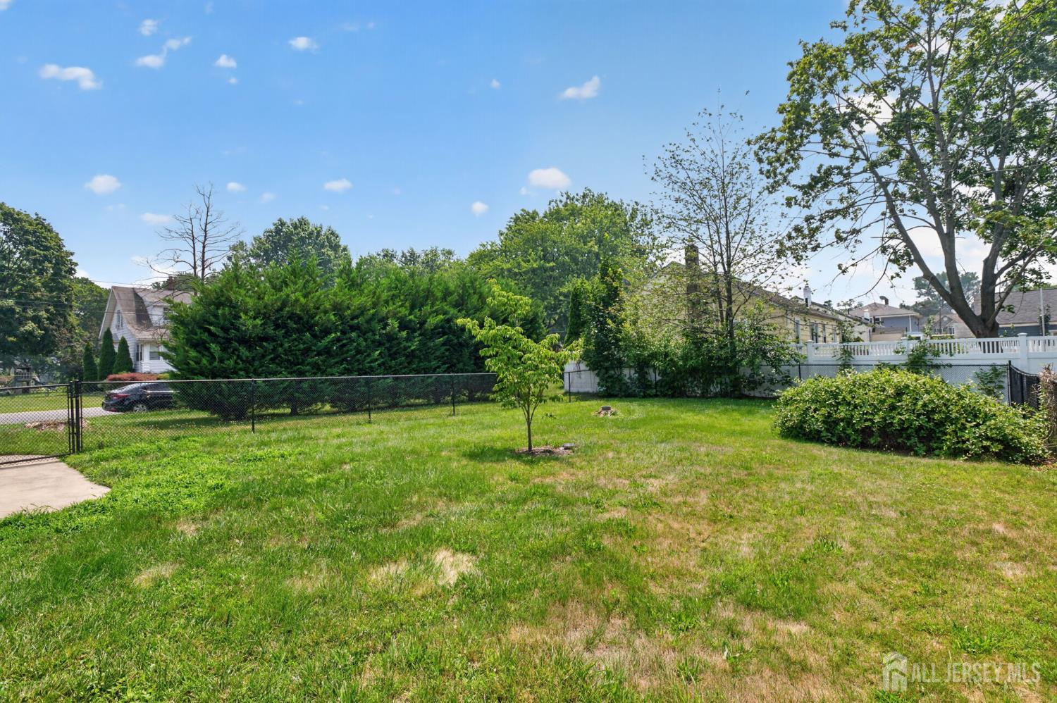 952 Cranbury Cross Road North Brunswick NJ 08902