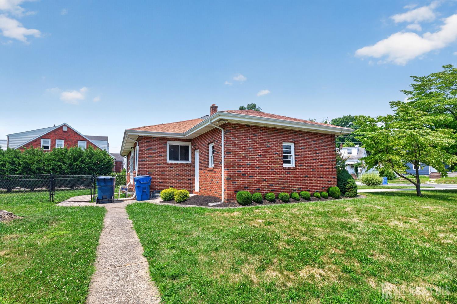 952 Cranbury Cross Road North Brunswick NJ 08902