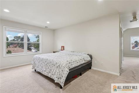 150 Carolyn Avenue Colonia NJ 07067