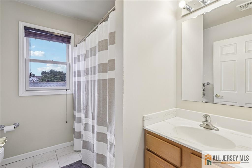 150 Carolyn Avenue Colonia NJ 07067