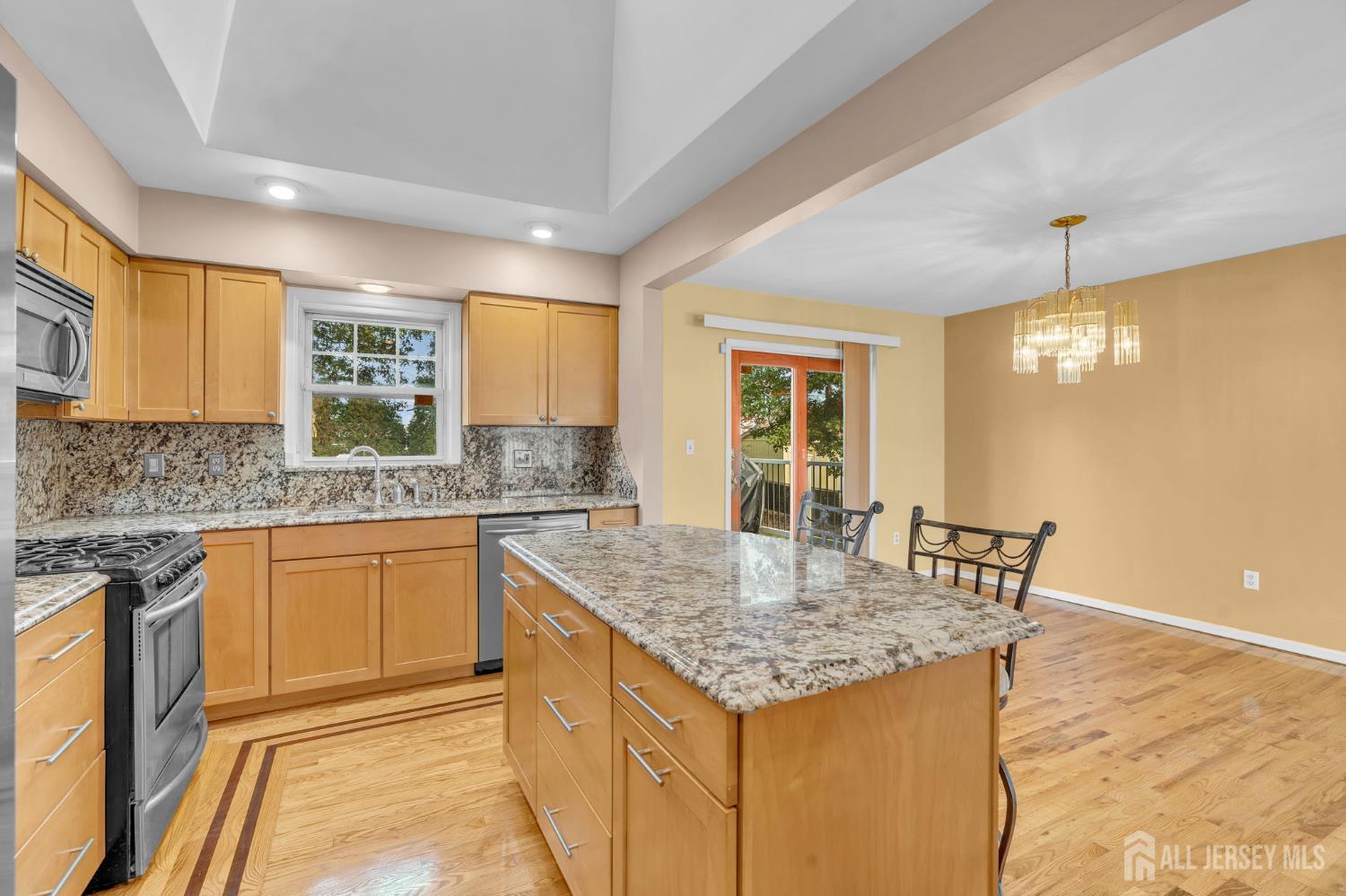 7 Thomas Avenue Sayreville NJ 08879