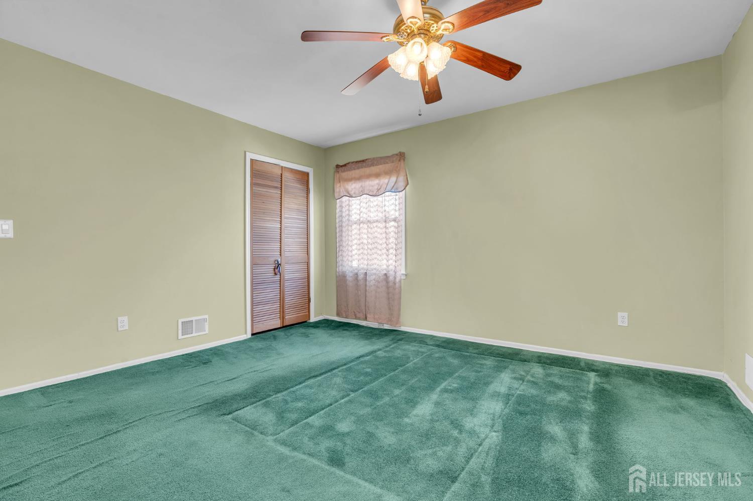 7 Thomas Avenue Sayreville NJ 08879