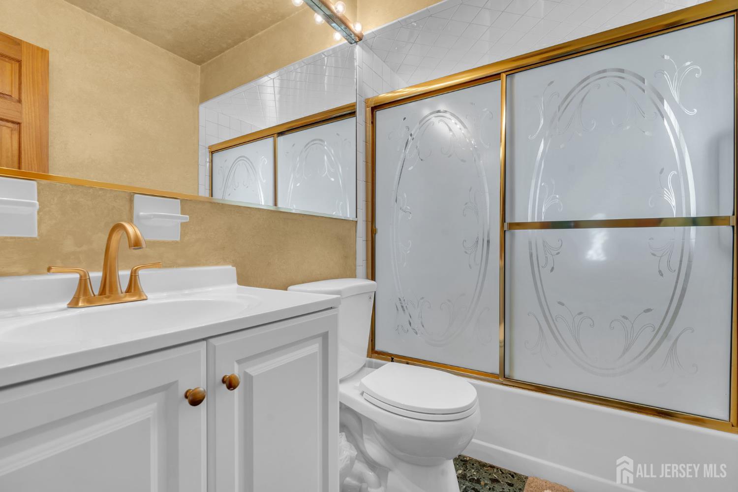 7 Thomas Avenue Sayreville NJ 08879