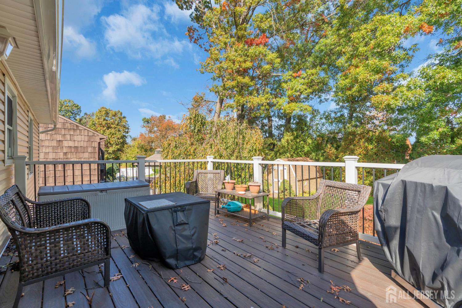 7 Thomas Avenue Sayreville NJ 08879