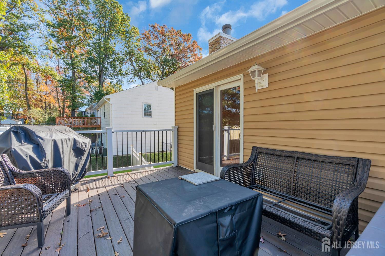 7 Thomas Avenue Sayreville NJ 08879