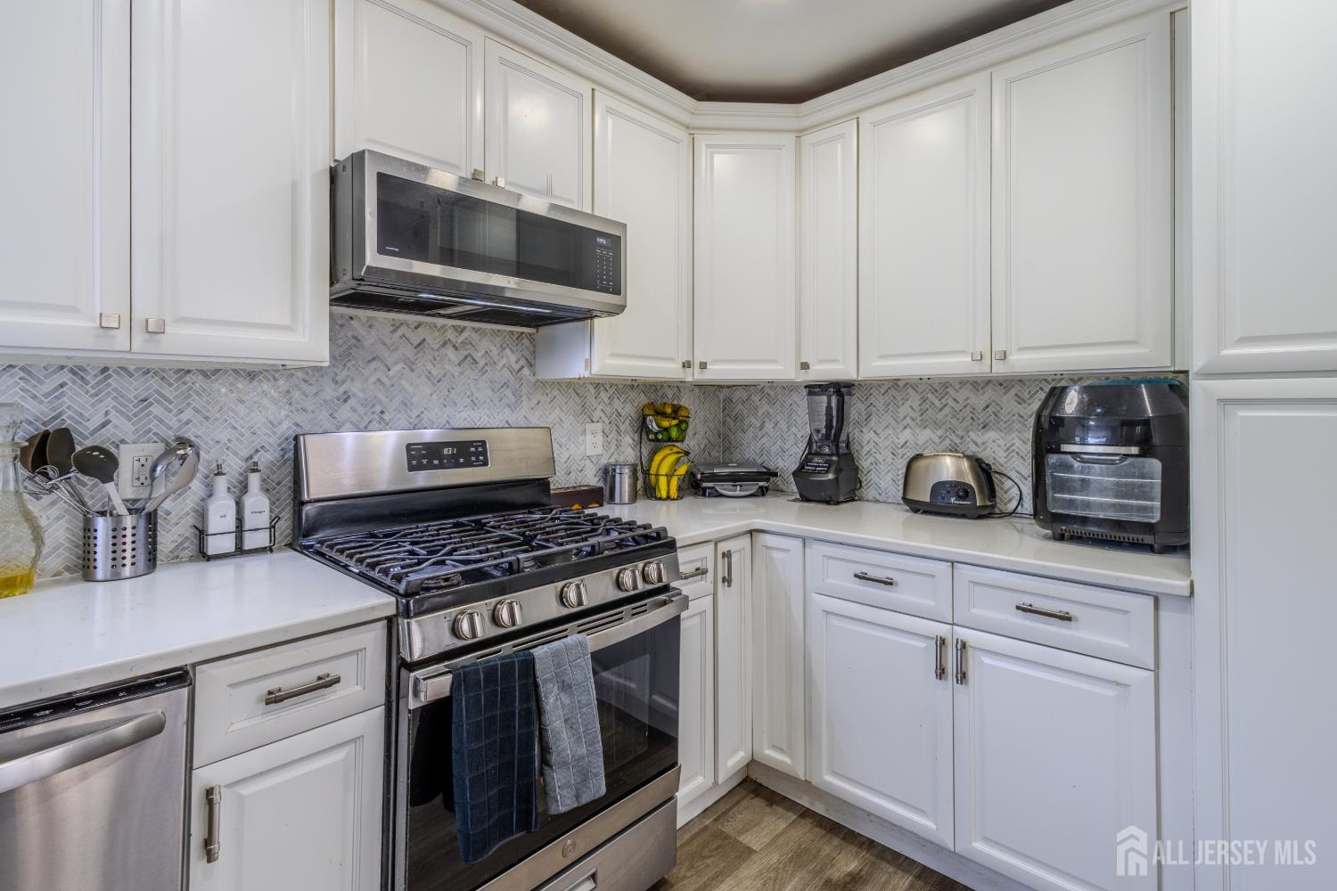 113 S Mckinley Avenue Iselin NJ 08830