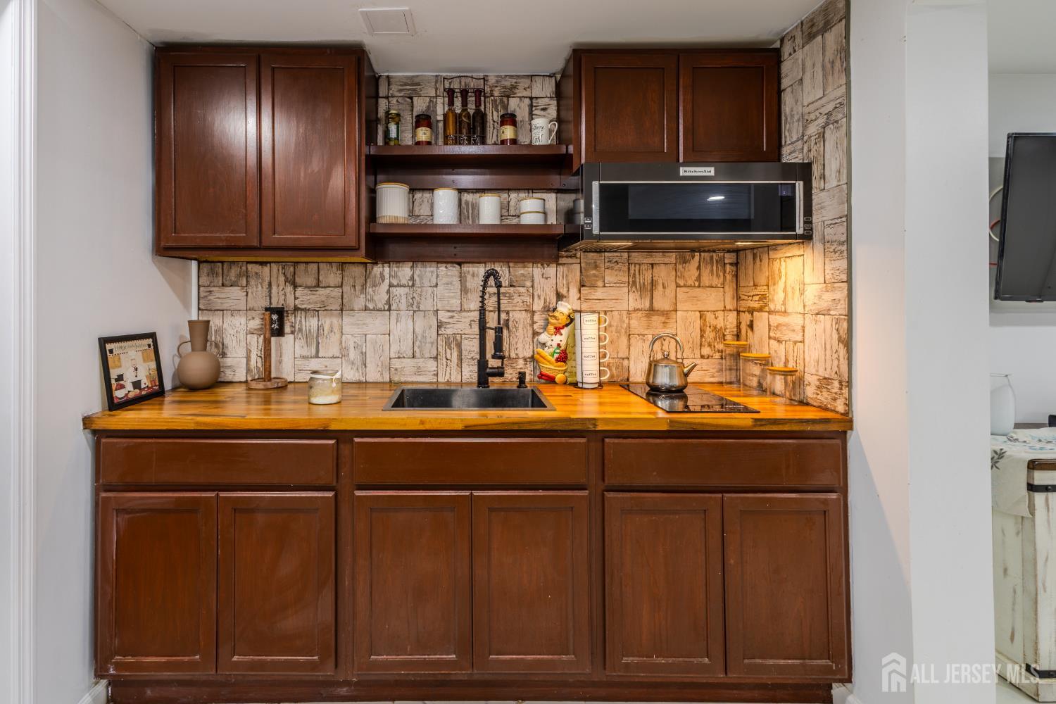113 S Mckinley Avenue Iselin NJ 08830
