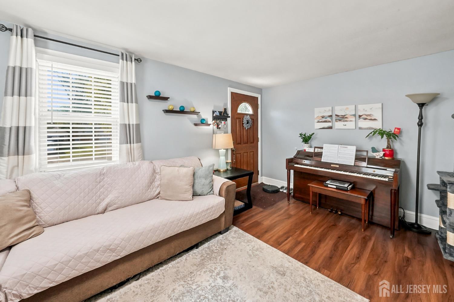 212 Stephenson Avenue Middlesex NJ 08846