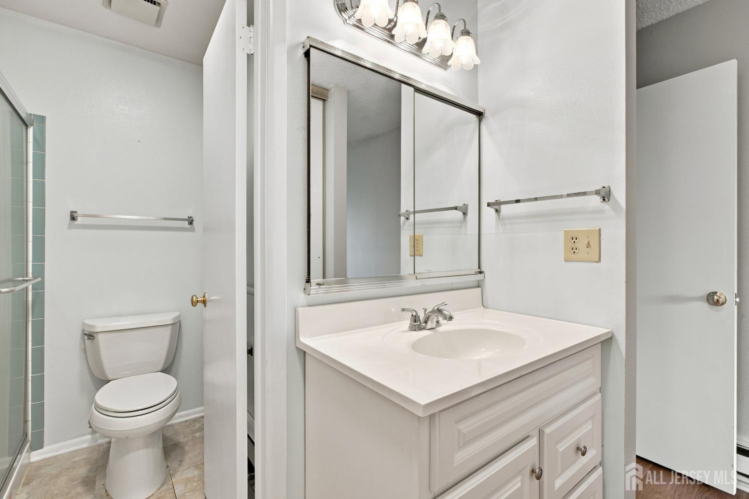 392-B Hystrix Plaza Monroe NJ 08831
