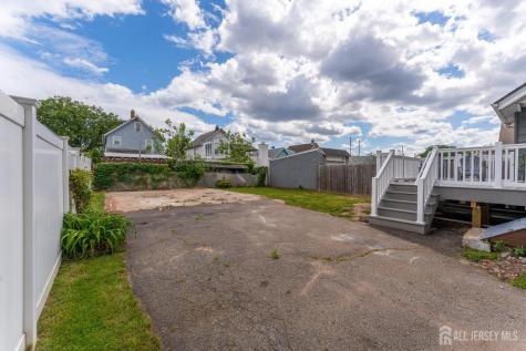 11 Jean Court Woodbridge Proper NJ 07095