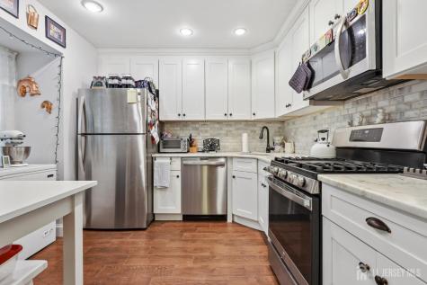 45 Brookview Circle Jamesburg NJ 08831
