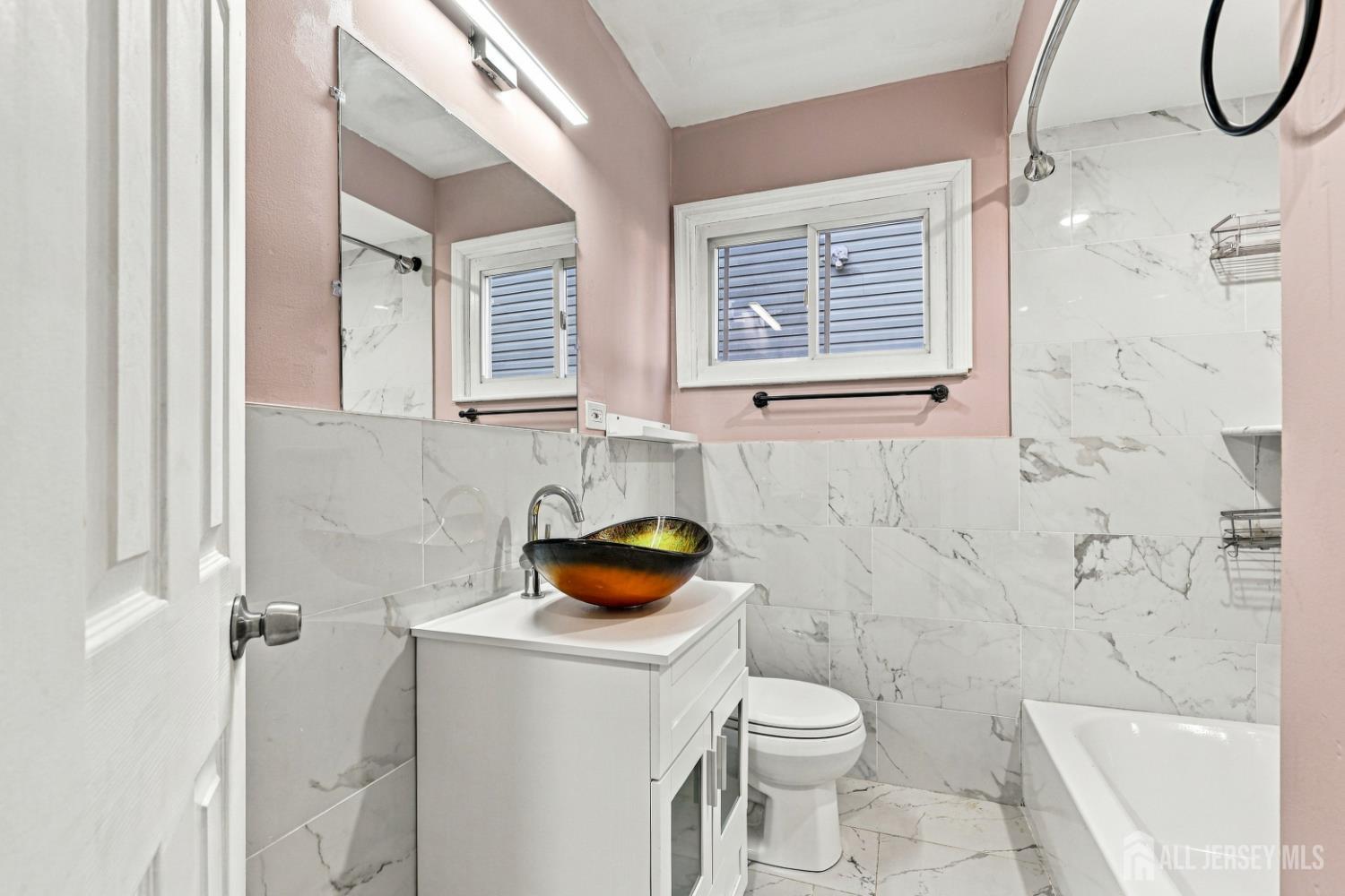 19 David Court Colonia NJ 07067