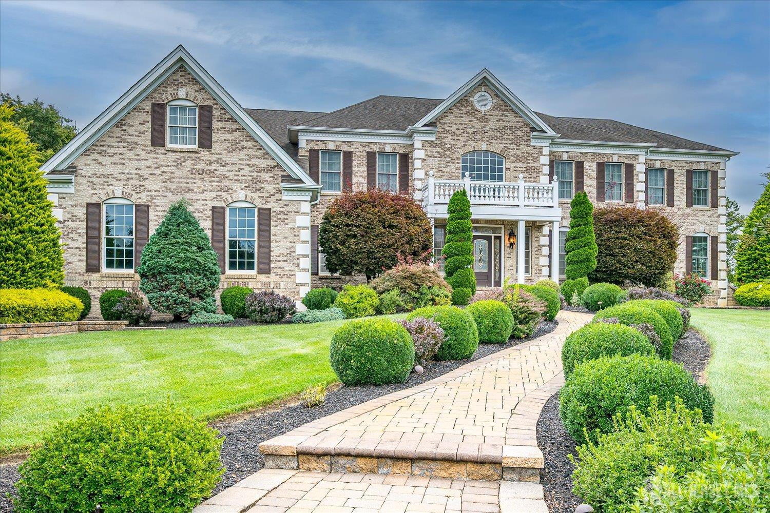 8 Windhaven Court Monroe NJ 08831