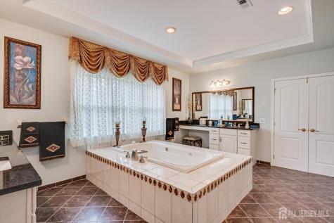 8 Windhaven Court Monroe NJ 08831