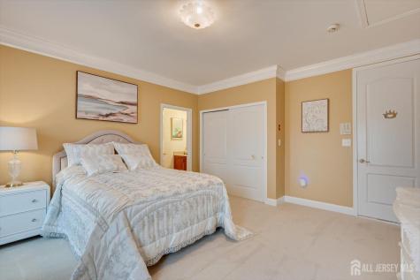 8 Windhaven Court Monroe NJ 08831