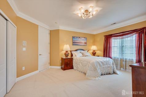 8 Windhaven Court Monroe NJ 08831
