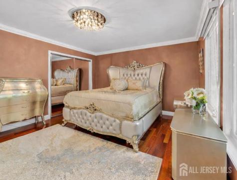34 Vernon Street Sayreville NJ 08859