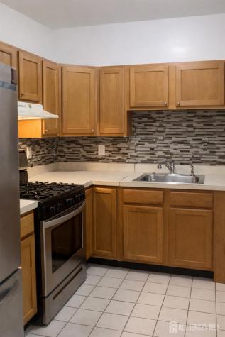 132 Remsen Avenue New Brunswick NJ 08901
