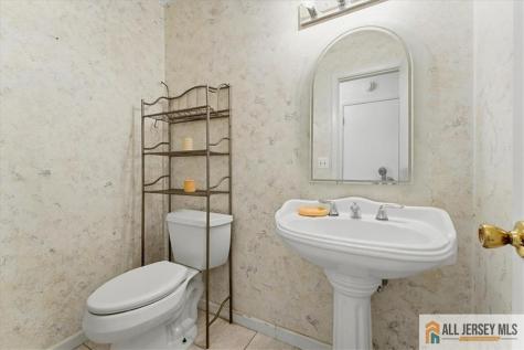 37 Giggleswick Way Edison NJ 08820
