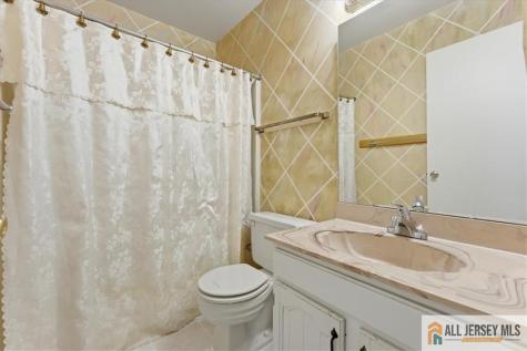 37 Giggleswick Way Edison NJ 08820