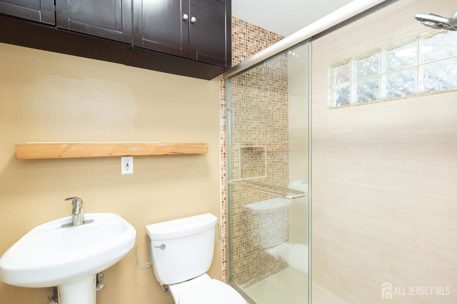 67 Thomas Place Edison NJ 08837